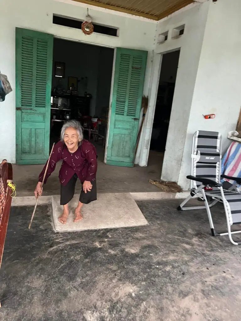 283081480 148734637673407 2519715249604077601 n 1 Sharing Love. Hand in Hand TMT Foundation