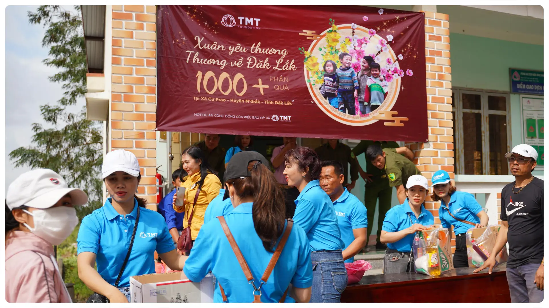 Xuan yeu thuong - Thuong ve Daklak - Daklak Province 15 1992d 220675 632a87f7e19a4f118de66ea560eaab5emv2 Xuan yeu thuong - Thuong ve Daklak - Daklak Province TMT Foundation