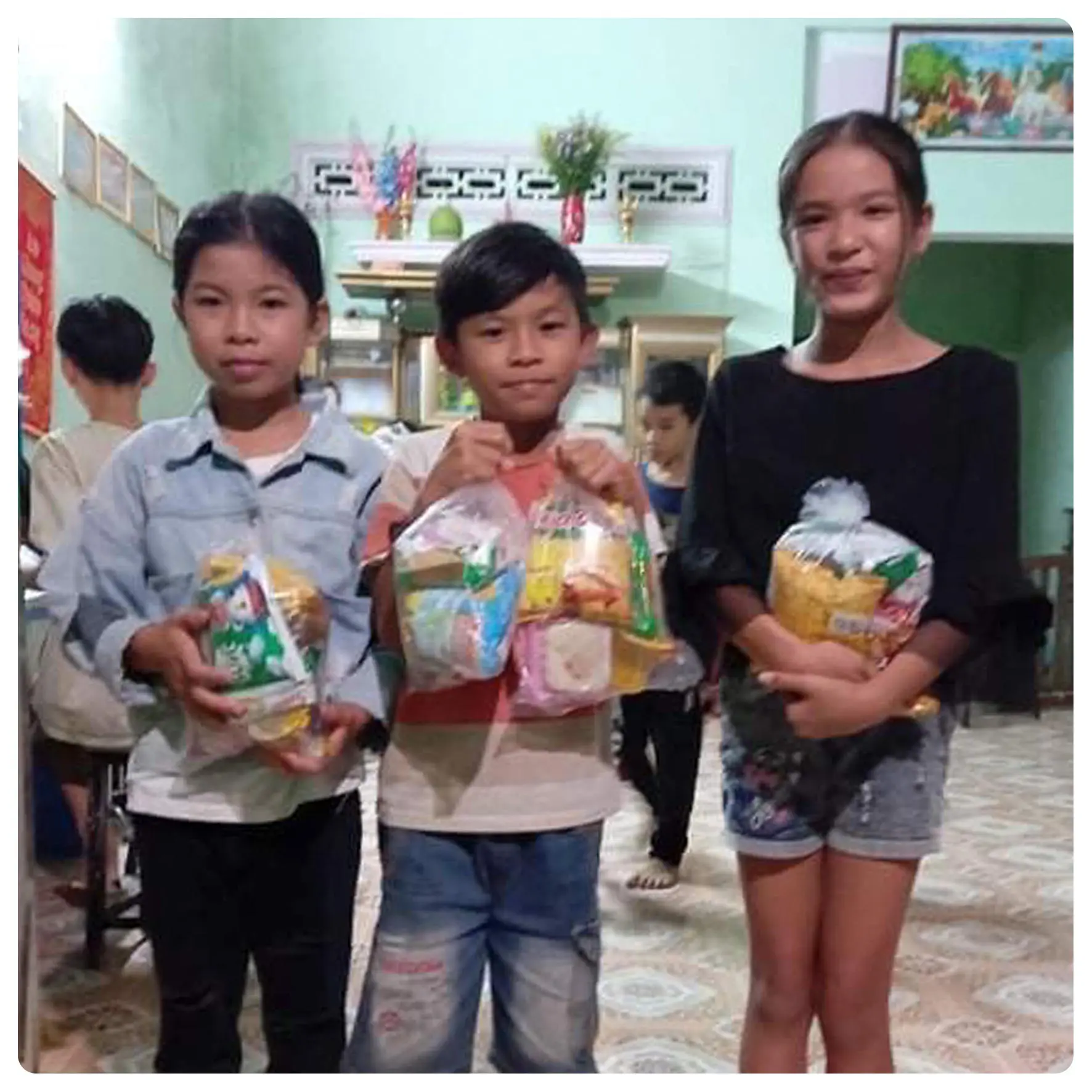 Mid-Autumn Festival in Daklak & Quang Tri 19 a56ff 220675 5798b98805de456d9341c1d068f17799mv2 Mid-Autumn Festival in Daklak & Quang Tri TMT Foundation