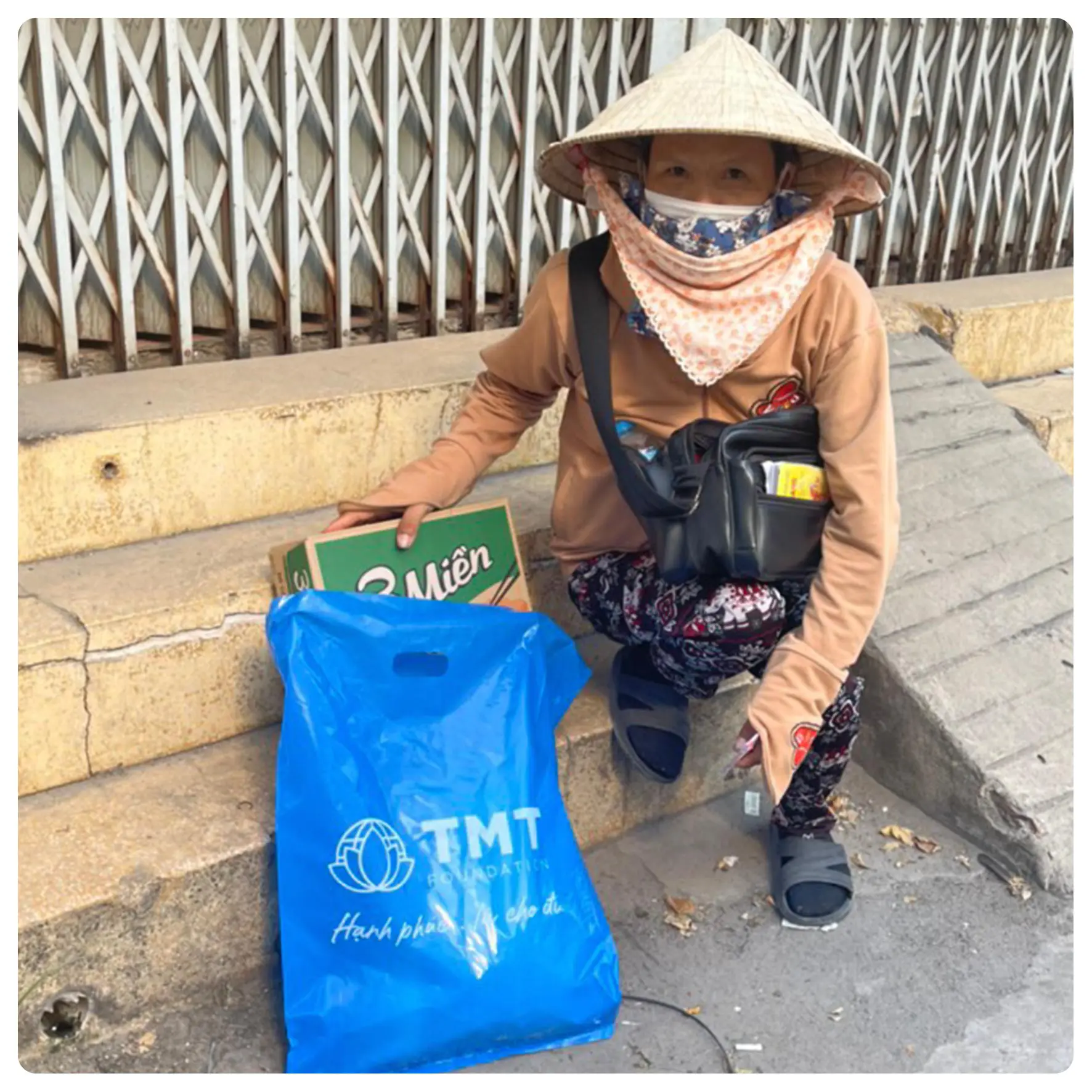 Hat gao yeu thuong - Sai gon 15 ca47a 220675 f109e551752447c181955410199019d8mv2 Hat gao yeu thuong - Sai gon TMT Foundation