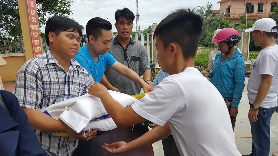 Sponsoring Less Fortunate Students in Phu Thuong 5 eee8d a44338 0521dfa9f58c4d09be965f24f67e9761mv2 Sponsoring Less Fortunate Students in Phu Thuong TMT Foundation