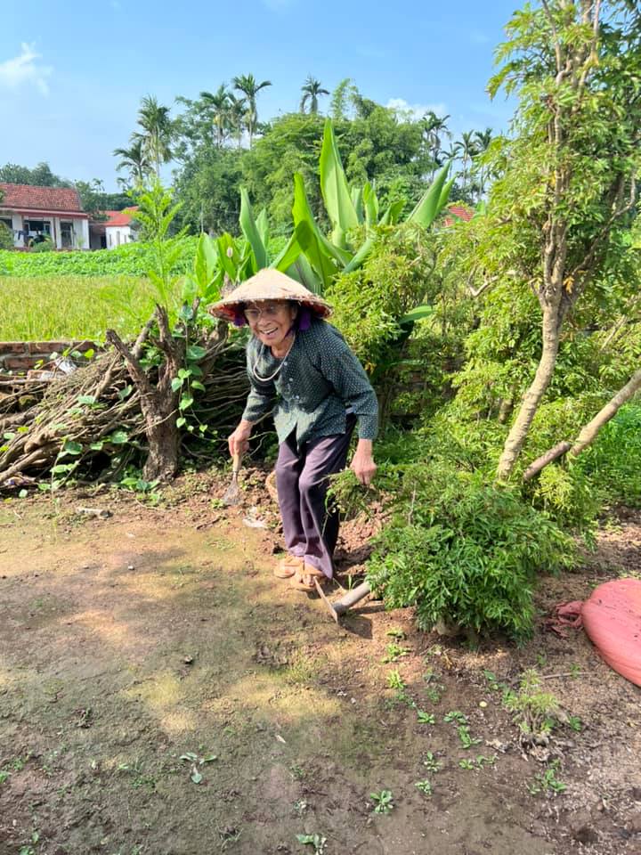 284441937 149996177547253 400247073770149296 n 1 1 Sharing Love. Hand in Hand TMT Foundation