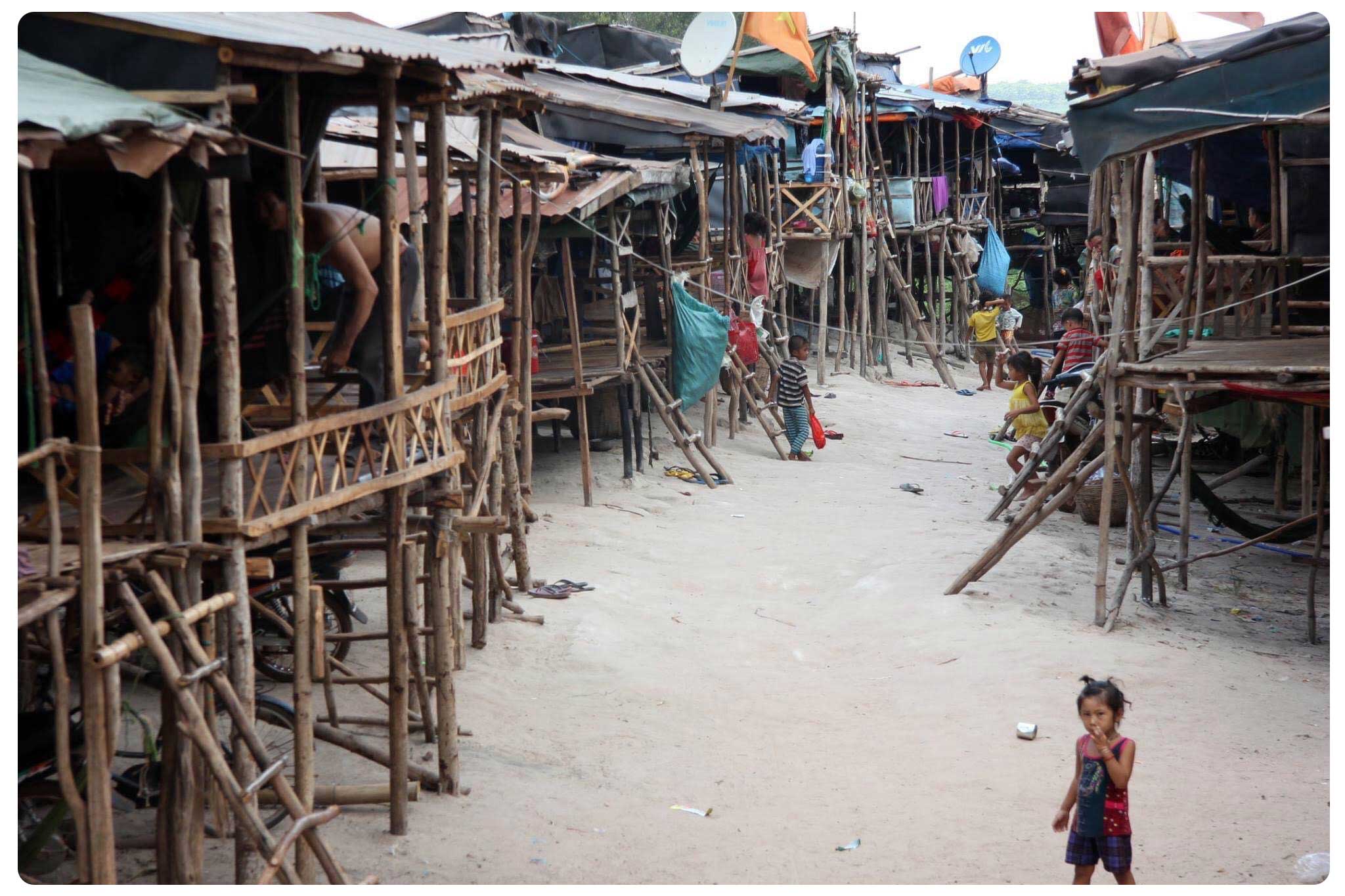 Visit to Tay Ninh Province 5 02b3e bc83ea 048e089ea8ce470f92a1c5f0ea06b224mv2 Visit to Tay Ninh Province TMT Foundation