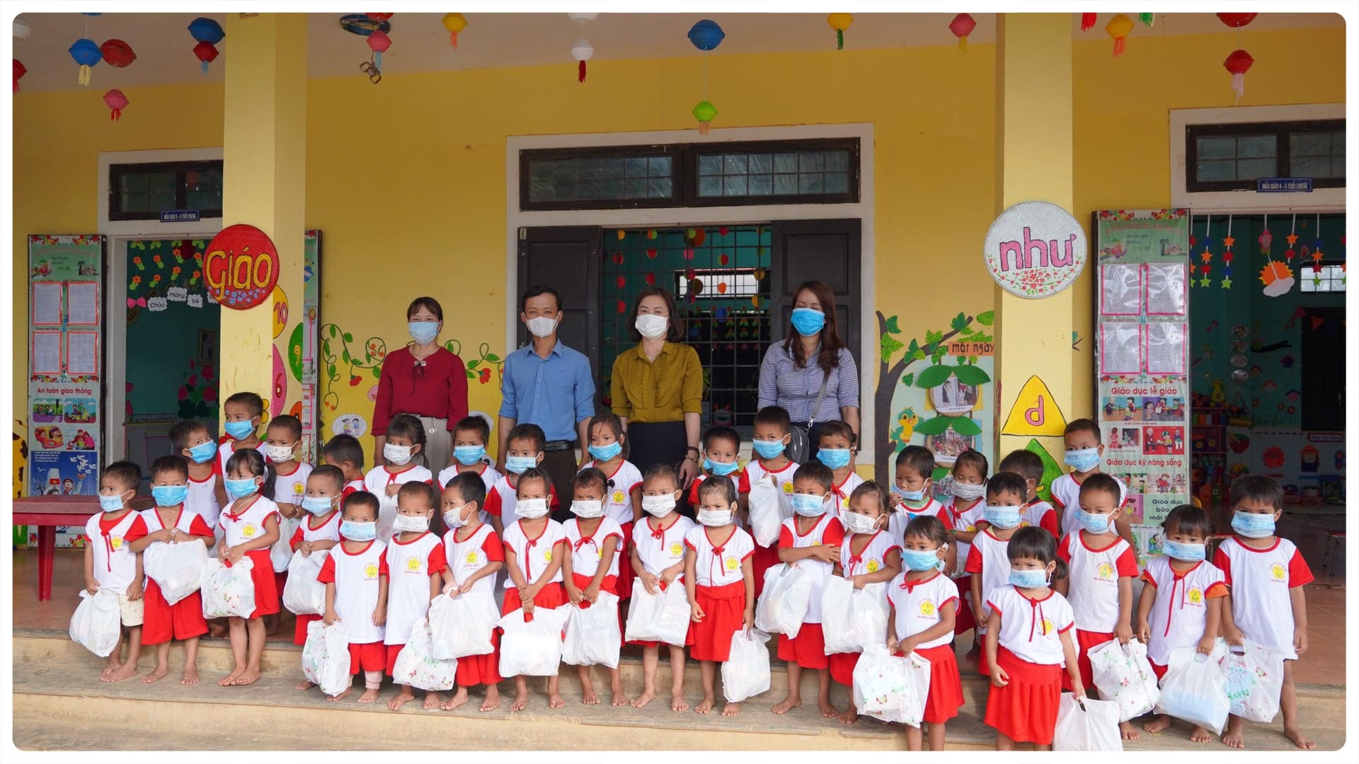 Mid-Autumn Festival in Daklak & Quang Tri 13 09400 220675 54fa3e5b10114bf8863b1ffc061c1da6mv2 1 Mid-Autumn Festival in Daklak & Quang Tri TMT Foundation