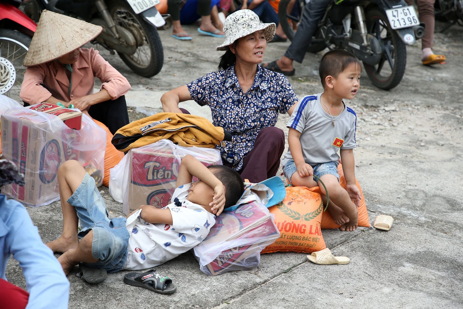 Community Reach-out at Nguyen Du Primary School 6 1ea73 a44338 e5f8920a47b8428b84f4aebb9611e111mv2 Community Reach-out at Nguyen Du Primary School TMT Foundation