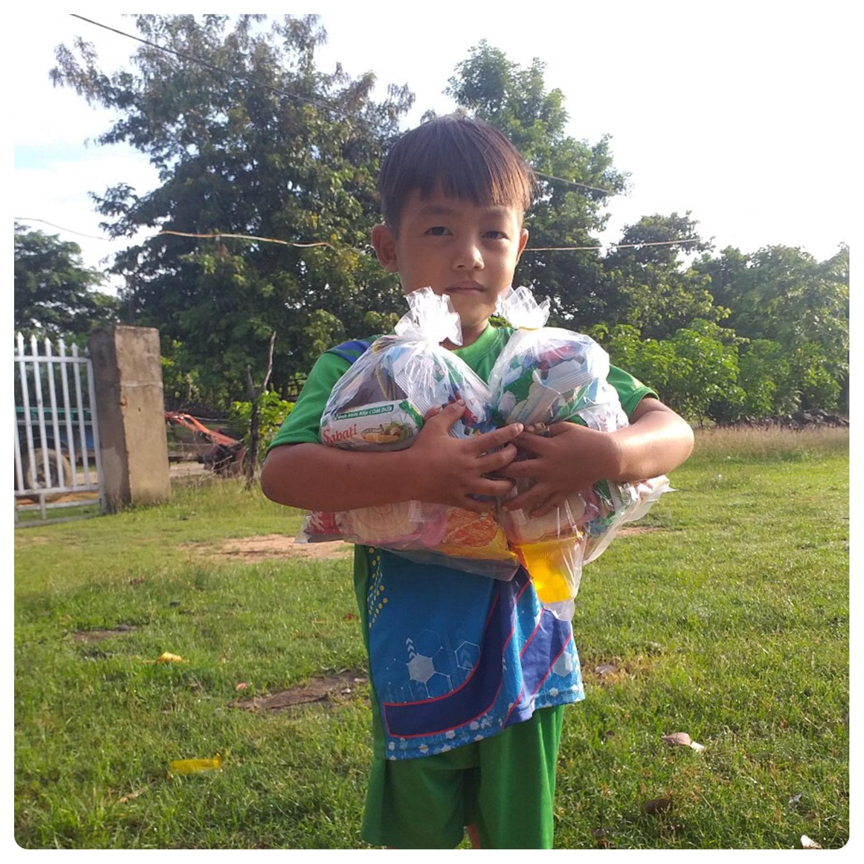 Mid-Autumn Festival in Daklak & Quang Tri 16 7c0e3 220675 a7e3ab9ae22c48a8be0b3c50bca16873mv2 Mid-Autumn Festival in Daklak & Quang Tri TMT Foundation