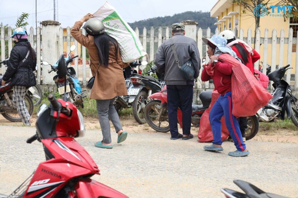 Mang Buk Commune, Kon Plong District, Kon Tum Province 5 0X8A6029 Mang Buk Commune, Kon Plong District, Kon Tum Province TMT Foundation